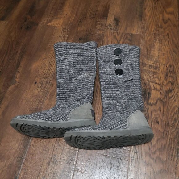 UGG Women's Classic Cardy Sock Boots Gray Knit Sheepskin Winter Fold Over Size 6 - Picture 2 of 9